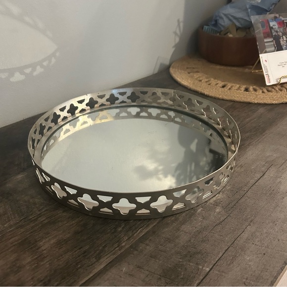 Silver metal  decorative mirror tray - Picture 2 of 4
